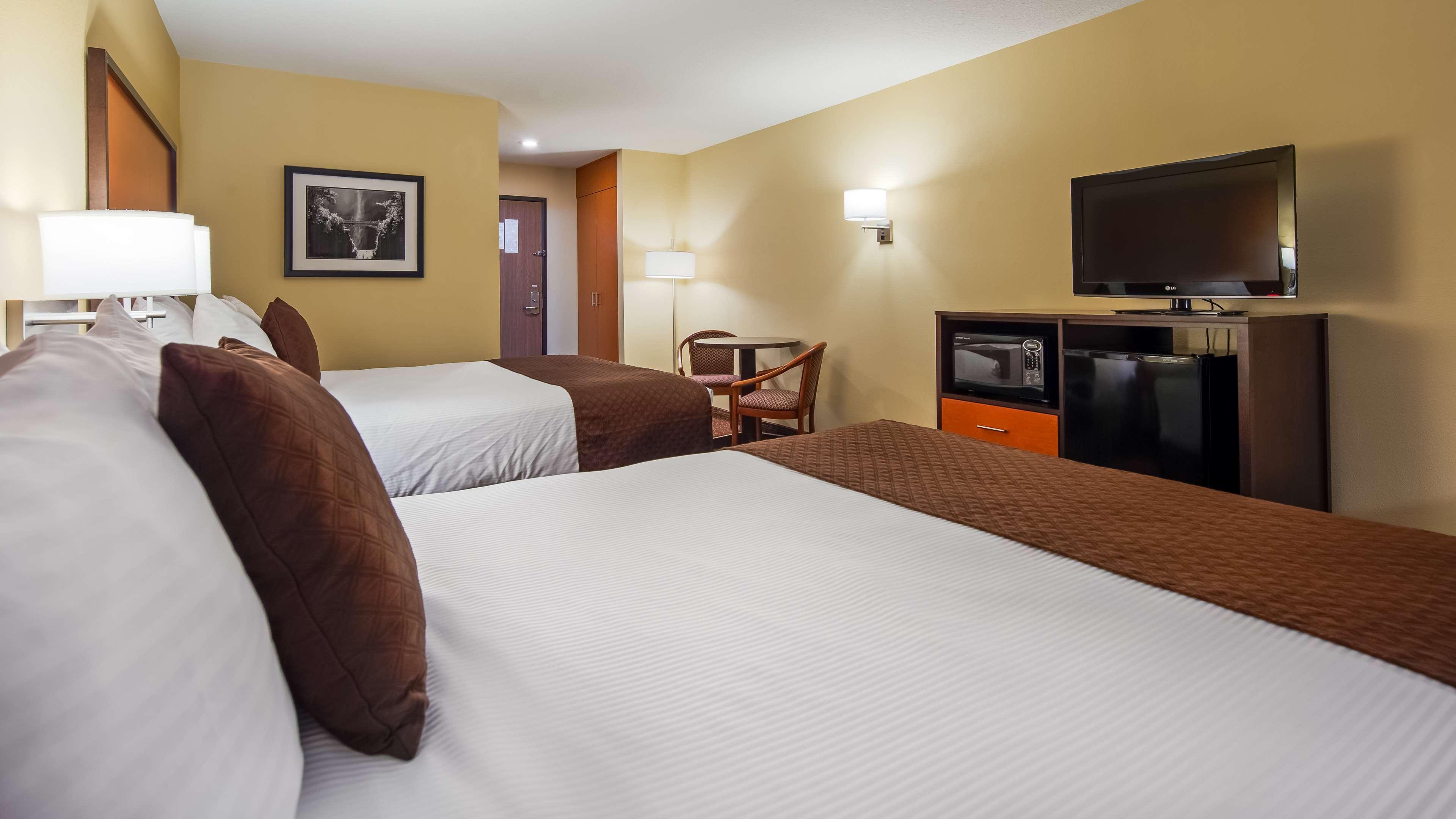 Best Western Cascade Inn & Suites Troutdale Bagian luar foto