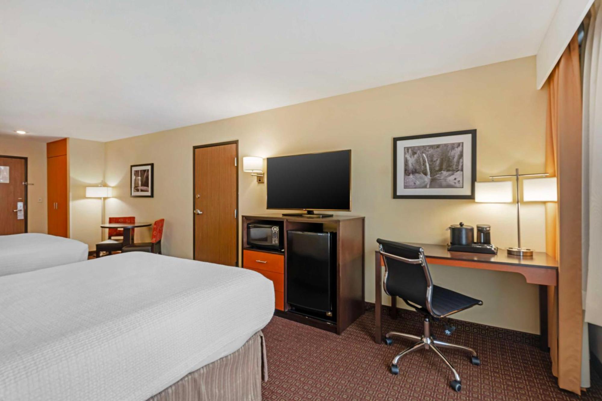 Best Western Cascade Inn & Suites Troutdale Bagian luar foto