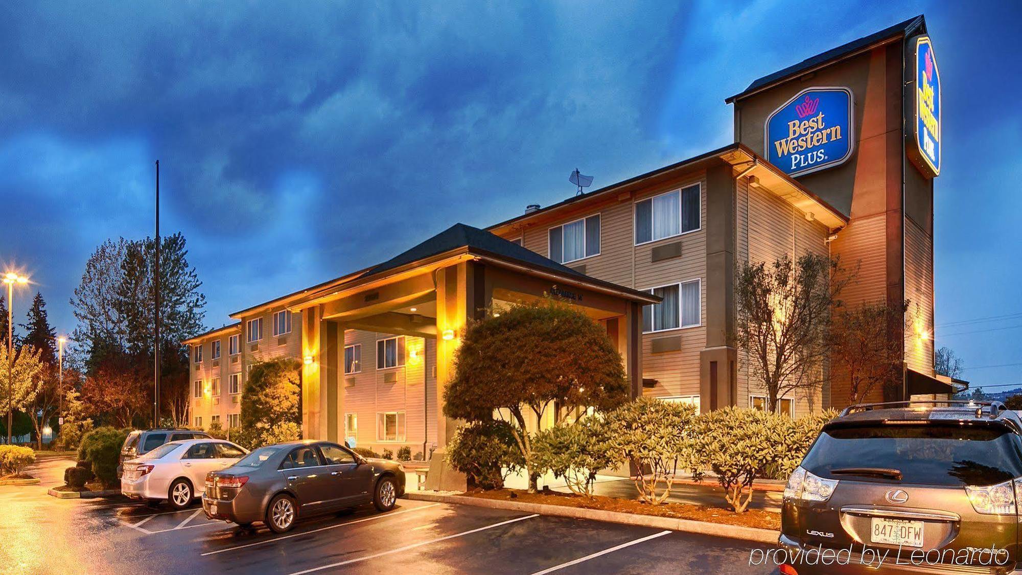 Best Western Cascade Inn & Suites Troutdale Bagian luar foto