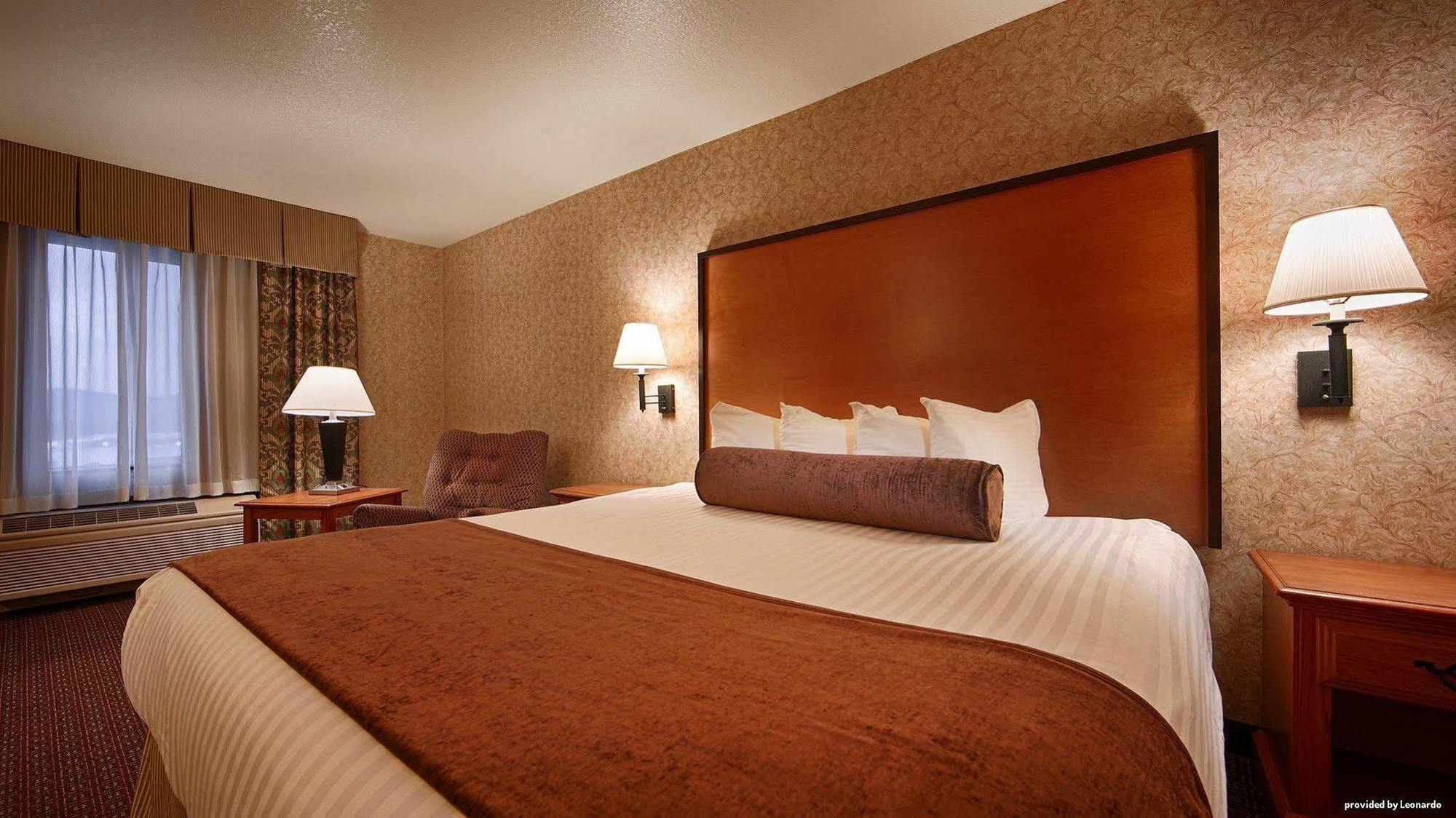 Best Western Cascade Inn & Suites Troutdale Bagian luar foto
